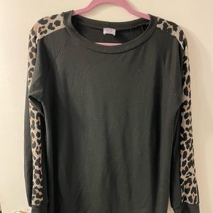Black with leopard sleeves top